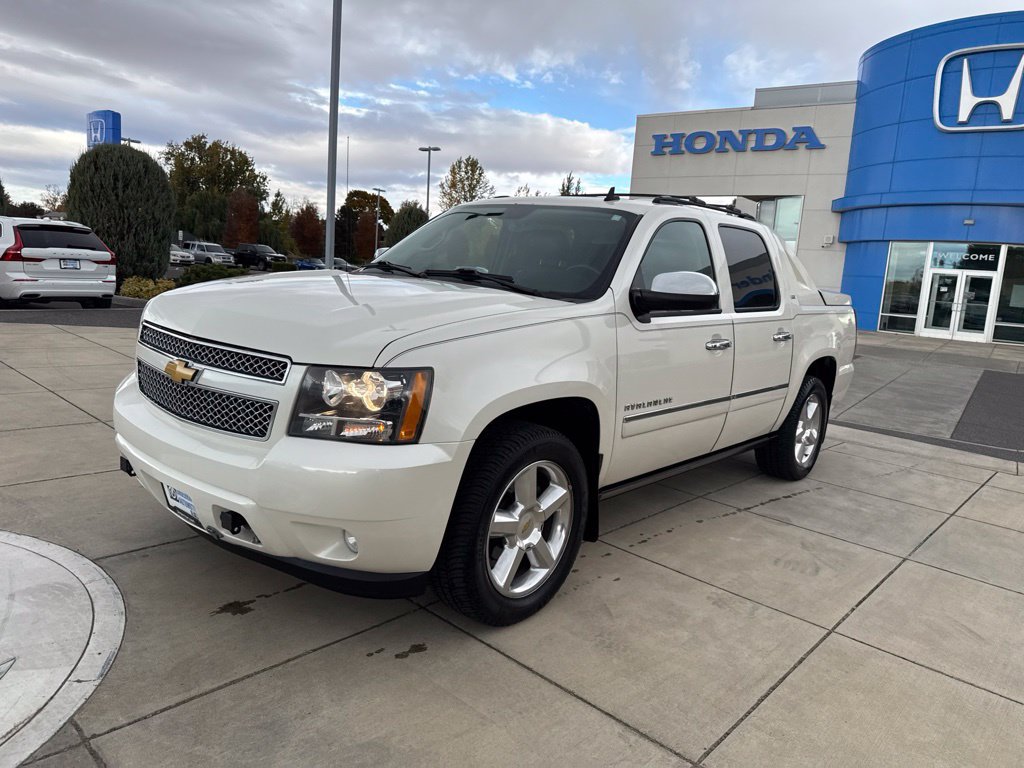 Used 2012 Chevrolet Avalanche LTZ AWD/4WD image 13