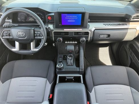 Used 2024 Toyota Tacoma TRD Sport image 11