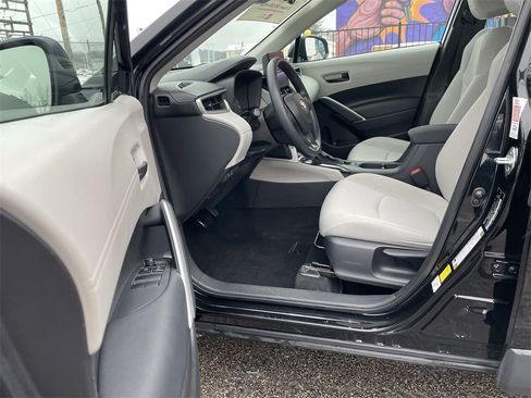 Used 2023 Toyota Corolla Cross L image 14
