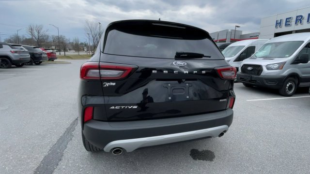 Used 2023 Ford Escape Active AWD/4WD image 3