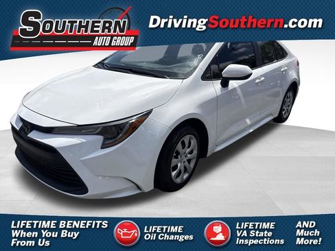 Used 2025 Toyota Corolla LE w/ Convenience Package FWD image 1