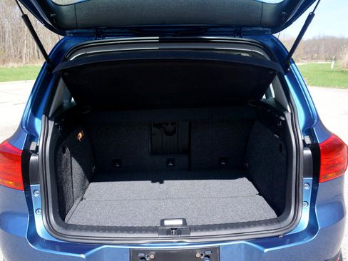 Used 2018 Volkswagen Tiguan Limited w/ Premium Package image 25