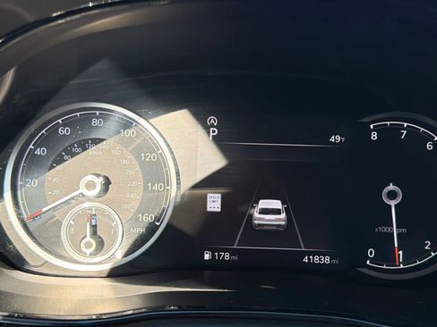 Used 2025 Genesis GV70 2.5T image 8