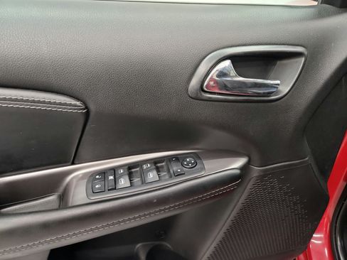 Used 2019 Dodge Journey Crossroad FWD image 16