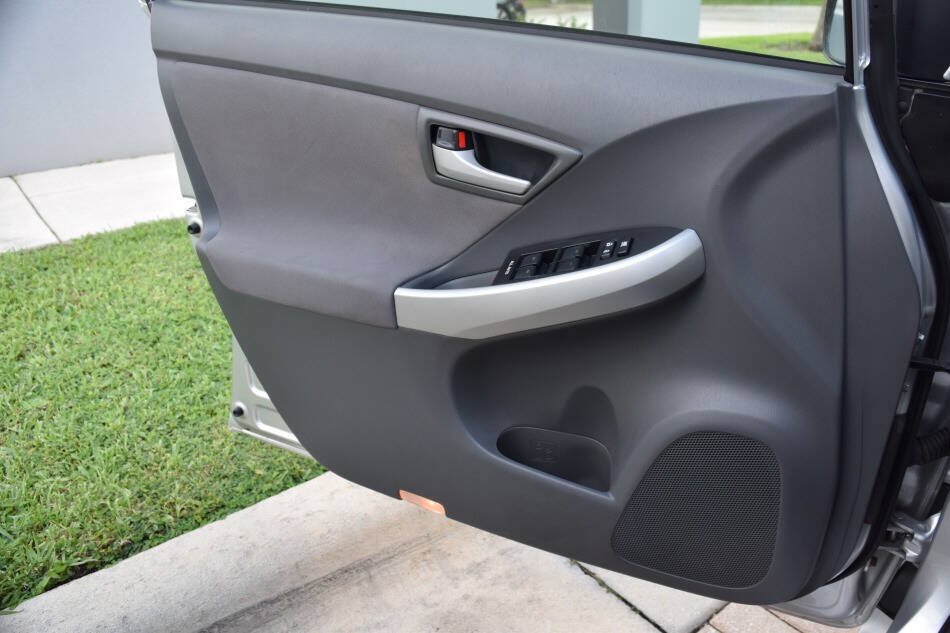 Used 2010 Toyota Prius Two w/ Preferred Accessory Pkg FWD image 65