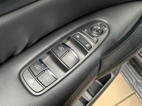 Used 2023 Nissan Armada SL w/ Captain's Chairs Package AWD/4WD image 15