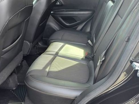 Used 2022 Chevrolet Trax LT w/ LT Convenience Package image 13