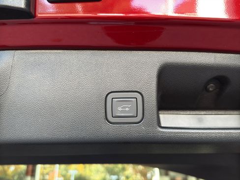 New 2026 Chevrolet Equinox EV RS image 8