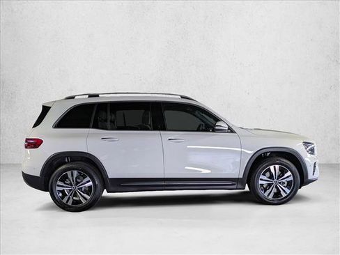 Certified 2025 Mercedes-Benz GLB 250 image 7