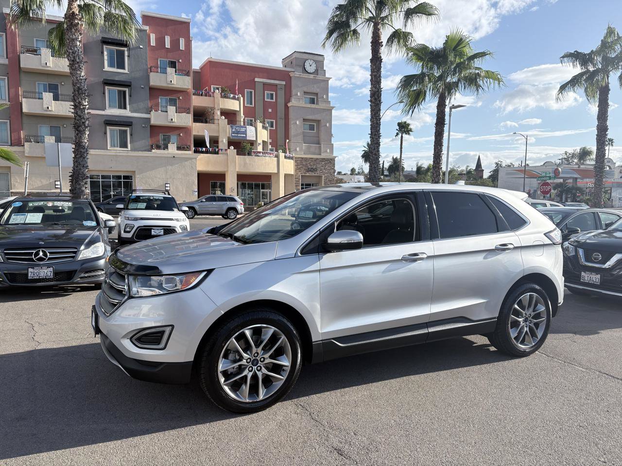 Used 2016 Ford Edge Titanium w/ Equipment Group 301A AWD/4WD image 3