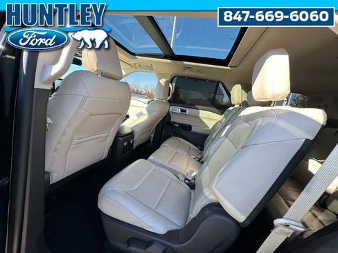 Used 2022 Ford Explorer Platinum w/ Equipment Group 601A image 19