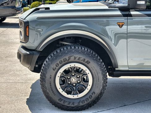 Certified 2023 Ford Bronco Badlands w/ Sasquatch Package AWD/4WD image 10