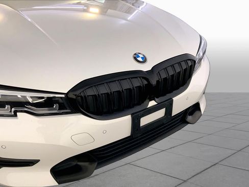 Used 2022 BMW 330i xDrive Sedan w/ Premium Package AWD/4WD image 32