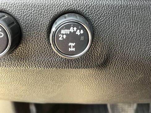 Used 2018 Chevrolet Colorado Z71 AWD/4WD image 30