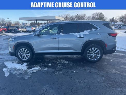 Used 2025 Buick Enclave Preferred image 7