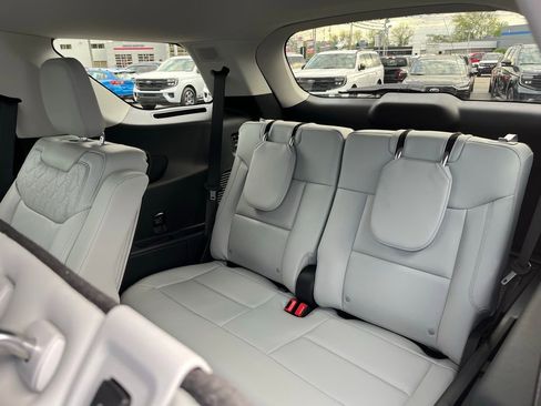 New 2026 Ford Explorer Platinum AWD/4WD image 32