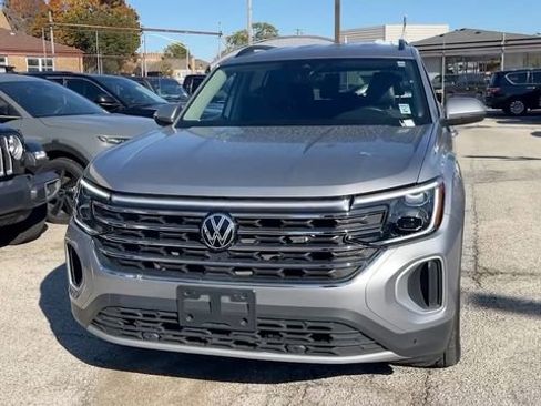 Used 2024 Volkswagen Atlas SE image 8