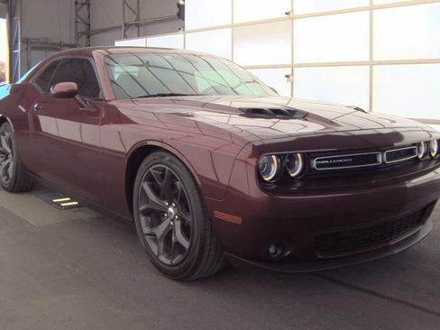 Used 2018 Dodge Challenger SXT Plus RWD image 4