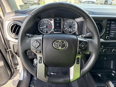 Used 2021 Toyota Tacoma SR5 RWD image 39