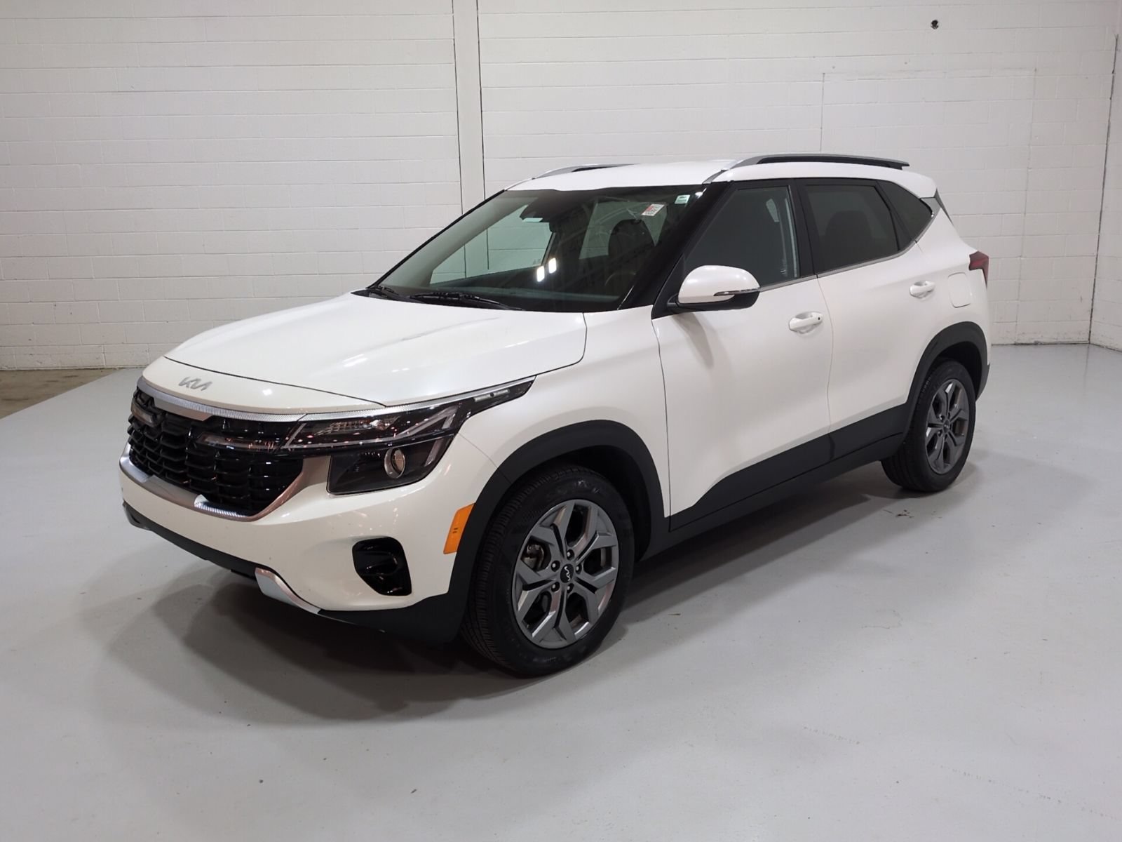 Certified 2024 Kia Seltos S FWD image 7