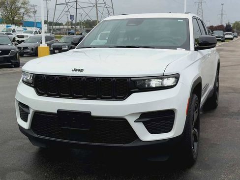 Used 2022 Jeep Grand Cherokee Altitude image 7