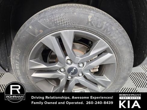 Certified 2022 Kia Seltos LX image 12