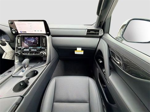 New 2026 Lexus LX 700h Luxury image 19