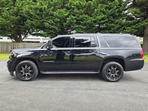 Used 2020 Chevrolet Suburban LT AWD/4WD image 3