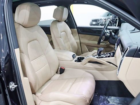Used 2019 Porsche Cayenne image 24