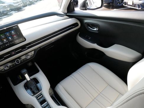 Used 2025 Honda HR-V EX-L image 11