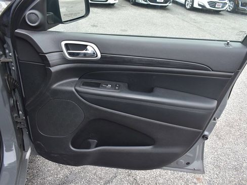 Used 2022 Jeep Grand Cherokee Laredo X image 29