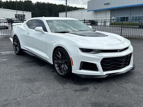 Used 2022 Chevrolet Camaro ZL1 RWD image 4