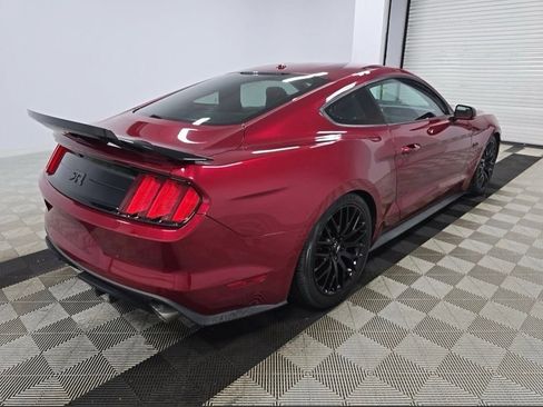 Used 2017 Ford Mustang GT Premium w/ GT Performance Package RWD image 3