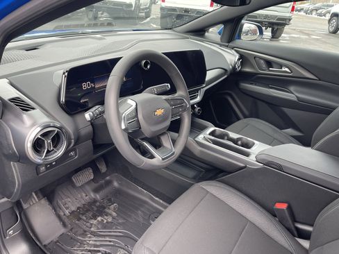 New 2026 Chevrolet Equinox EV LT FWD image 43