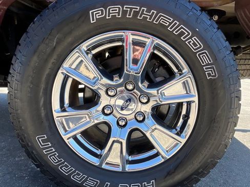 Used 2015 Ford F150 Lariat image 12