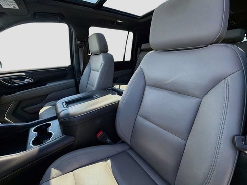 Used 2022 Chevrolet Suburban LT w/ LT Signature Package AWD/4WD image 11