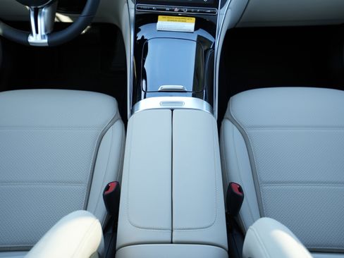 New 2026 Mercedes-Benz GLC 300 4MATIC image 28