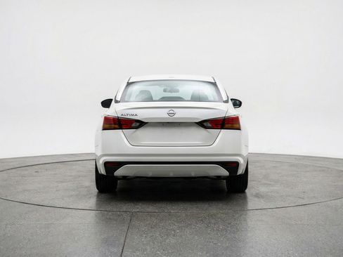 Used 2025 Nissan Altima 2.5 SV FWD image 7
