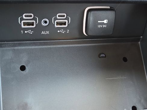 Used 2025 Jeep Grand Cherokee Altitude AWD/4WD image 23