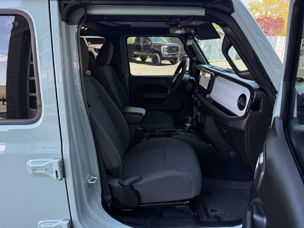 Used 2024 Jeep Wrangler Unlimited Sport AWD/4WD image 38