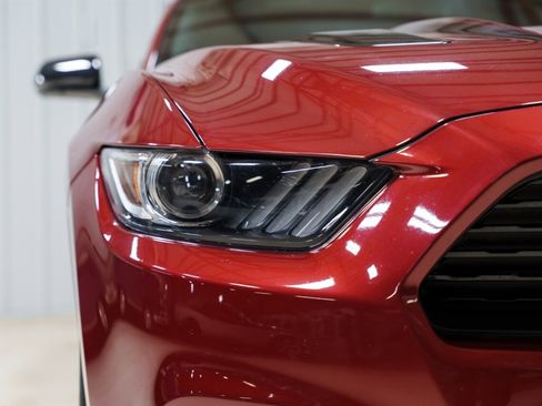 Used 2017 Ford Mustang GT Premium w/ Equipment Group 401A RWD image 36
