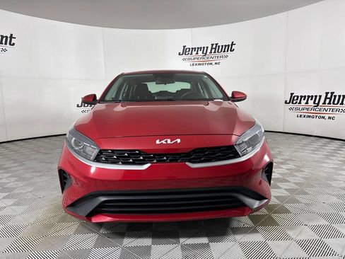 Used 2022 Kia Forte LXS FWD image 2