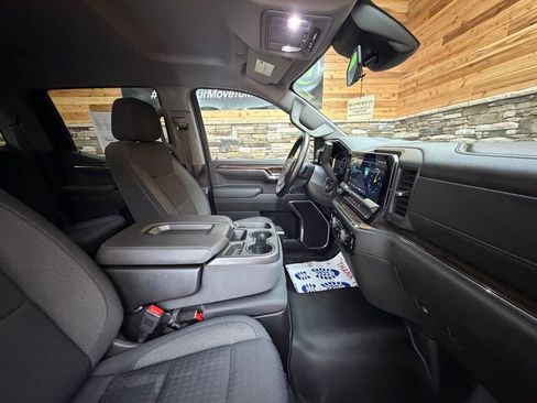 Used 2023 Chevrolet Silverado 1500 LT AWD/4WD image 14