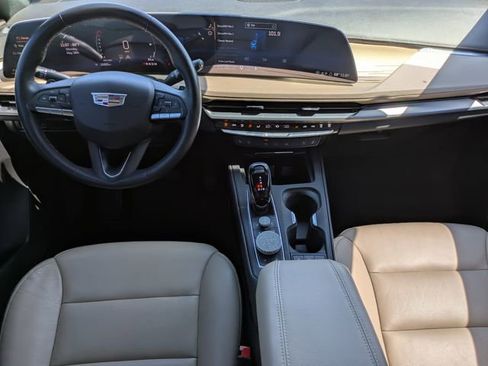 Used 2024 Cadillac XT4 Premium Luxury FWD image 15