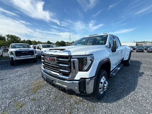 New 2026 GMC Sierra 3500 SLT w/ SLT Premium Package AWD/4WD image 32