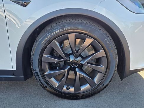 Used 2023 Tesla Model X Standard Range image 8