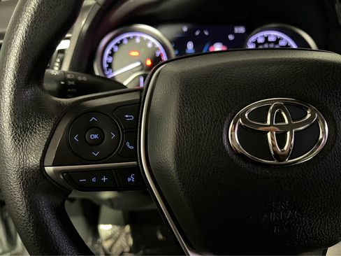 Used 2022 Toyota Camry LE image 15