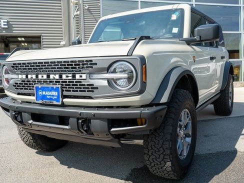 New 2025 Ford Bronco Badlands AWD/4WD image 2