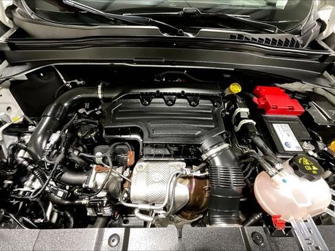 Used 2022 Jeep Renegade Latitude w/ Sun/Sound Group image 10