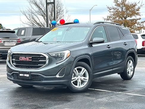 Used 2021 GMC Terrain SLE w/ Driver Convenience Package image 2